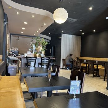 Bincho - Entry looking into restaurant - Ramen Near Me - Los Angeles, California
