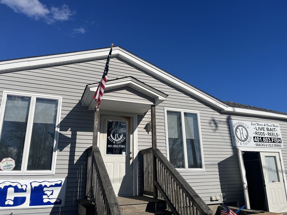 HOOKED UP BAIT AND TACKLE Updated June 2024 42 Bay Ave, Warwick