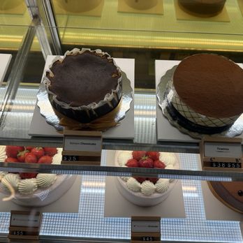 Tokyo Cheesecake Cafe - Cheesecake and other cake display - Desserts Near Me - Vaughan, Ontario Tokyo Cheesecake Cafe - Cheesecake and other cake display - Desserts Near Me - Vaughan, Ontario
