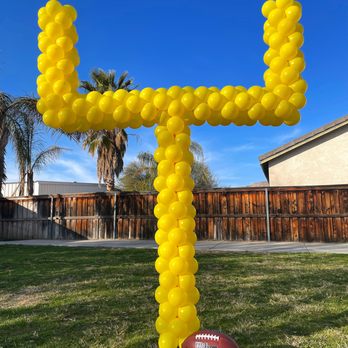 Simply Extra Balloons - Game day just got more exciting with this balloon goal post! - Balloon Services Near Me