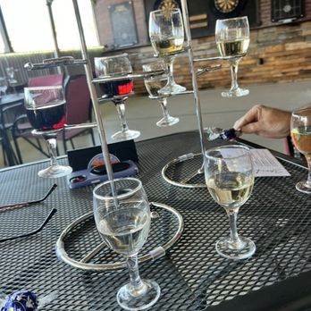 StoneRiver Vineyards - Tasting flights. Yum - Wineries Near Me - Talent, Oregon StoneRiver Vineyards - Tasting flights. Yum - Wineries Near Me - Talent, Oregon