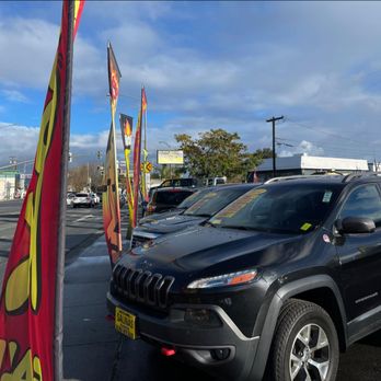 Salinas Auto Sales - sidewalk view point - Used Car Dealers Near Me - Gilroy, California Salinas Auto Sales - sidewalk view point - Used Car Dealers Near Me - Gilroy, California