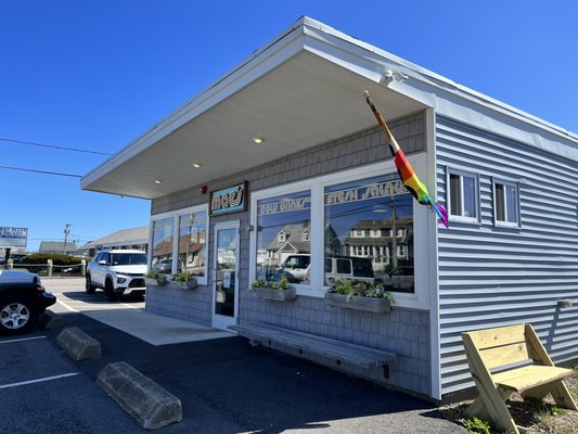 Mae's Sandwich Shop by null