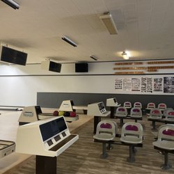 Community Center Bowl - Bowling area