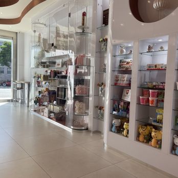 Karina's Cake House - Bakeries Near Me - Glendale, California