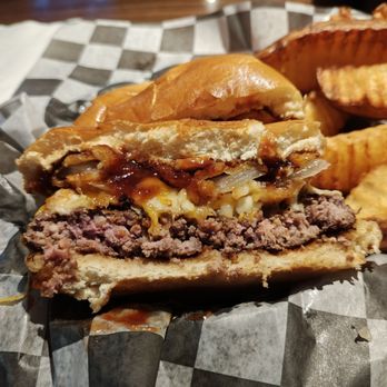 Freddie's Tavern - Rodeo Burger - New American Near Me - Mount Pleasant, Michigan