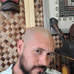 Straight razor head shave