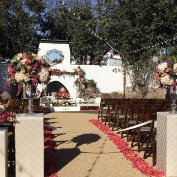 Lynne Lucente Floral Design - Floral Designers Near Me