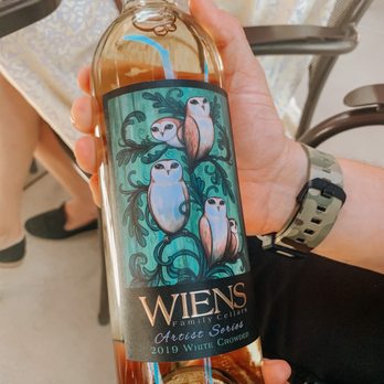 Wiens Cellars - Wine Tasting Room Near Me - Temecula, California