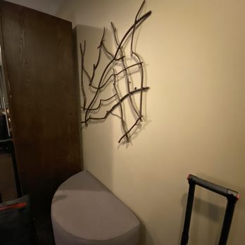 Oxford Hotel Bend - Decor. - Hotels Near Me - Bend, Oregon