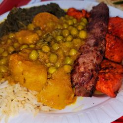 Kabob Palace - Chicken & Seekh Kabob Combo w/Aloo Muttar and Aloo Saag