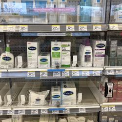 Walgreens - Waiting for 10 minutes to buy soap and moisturizer. Do you actually want to sell these items?