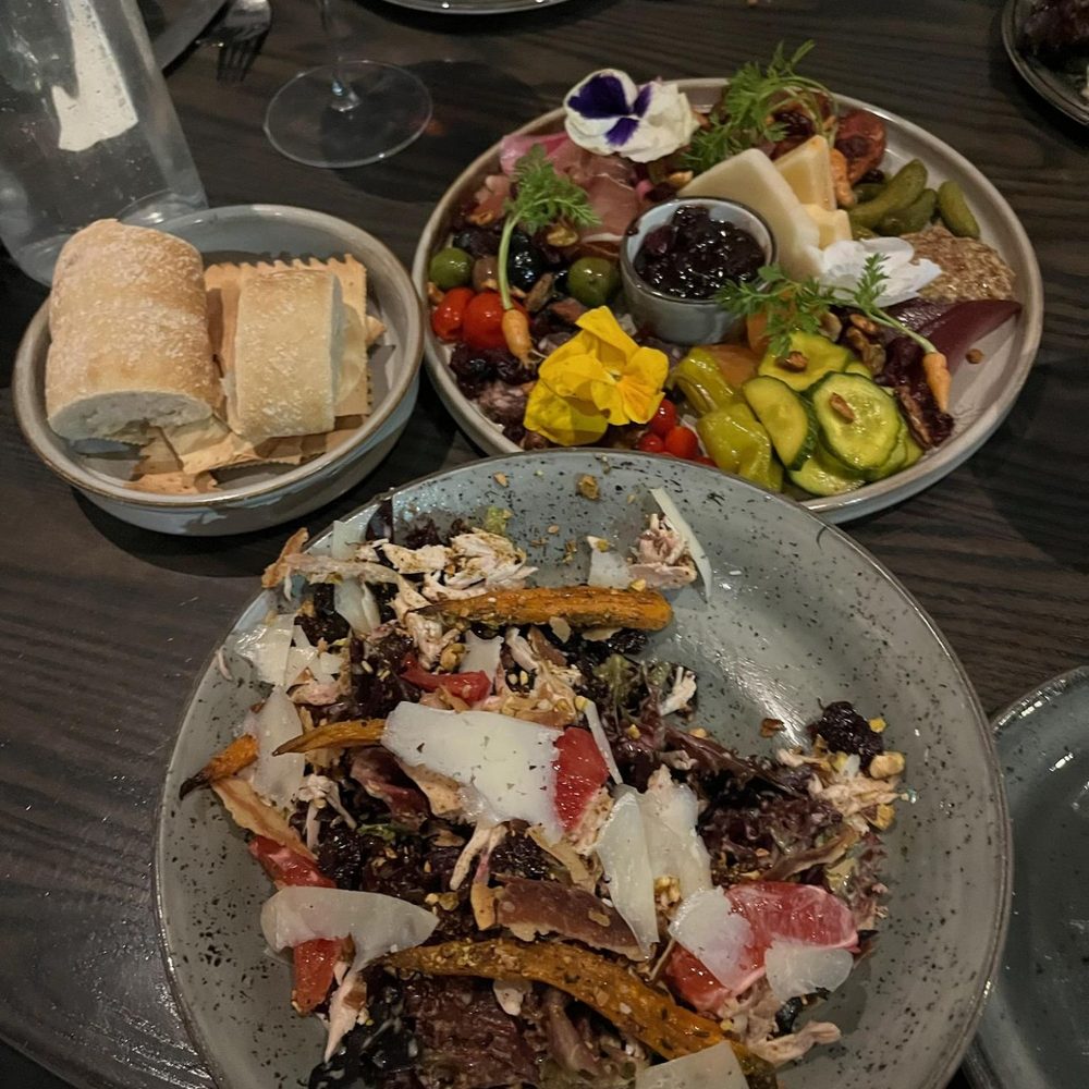 The Grocer's Table - Cafes Near Me - Wayzata, Minnesota The Grocer's Table - Cafes Near Me - Wayzata, Minnesota
