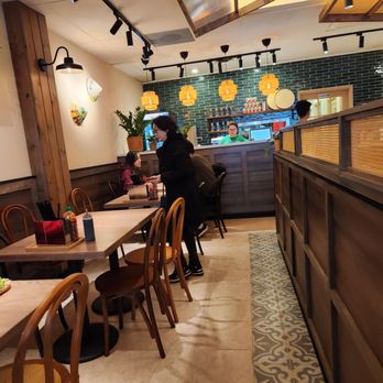Pho Le - Seating - Vietnamese Near Me - Richmond Hill, Ontario Pho Le - Seating - Vietnamese Near Me - Richmond Hill, Ontario