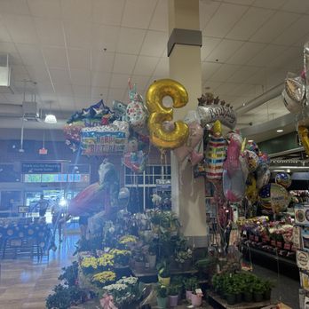 Harris Teeter - Floral area - Grocery Near Me - Raleigh, North Carolina Harris Teeter - Floral area - Grocery Near Me - Raleigh, North Carolina
