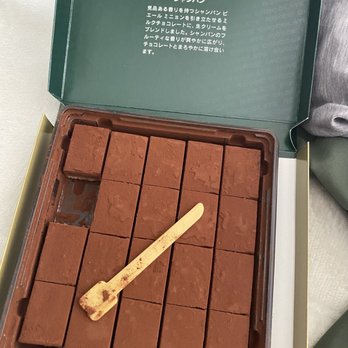 ROYCE Chocolate - Candy Stores Near Me - Houston, Texas