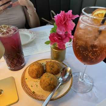 Sogno Wheaton - Arancini, Aperol Spritz, Blueberry Basil Mojito (Zero Proof) - Italian Near Me - Wheaton, Illinois Sogno Wheaton - Arancini, Aperol Spritz, Blueberry Basil Mojito (Zero Proof) - Italian Near Me - Wheaton, Illinois