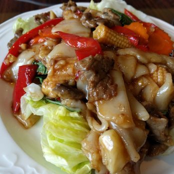 Thai Ghang Waan - Beef drunken noodles - Thai Near Me - Springfield, Virginia