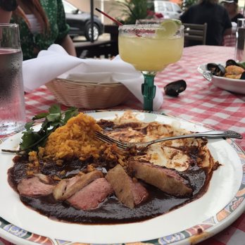 Mis Moles Restaurant - Mexican Near Me - Chicago, Illinois