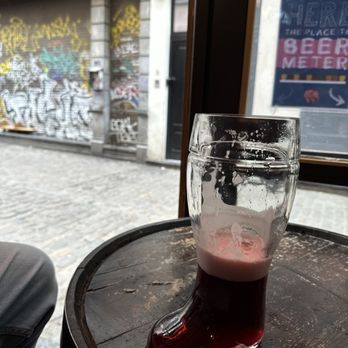 Delirium Café - 1L das boot - Beer Bar Near Me - Brussels, BRU Delirium Café - 1L das boot - Beer Bar Near Me - Brussels, BRU