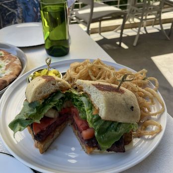 Brasswood Bar + Kitchen - American Near Me - Saint Helena, California