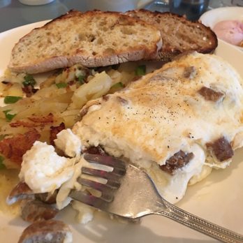 Skylark Diner - Diners Near Me - Edison, New Jersey Skylark Diner - Diners Near Me - Edison, New Jersey