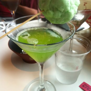 Amuse Wine Bar - Circus circus martini with cotton candy!! Yum! - Wine Bars Near Me - Honolulu, Hawaii Amuse Wine Bar - Circus circus martini with cotton candy!! Yum! - Wine Bars Near Me - Honolulu, Hawaii