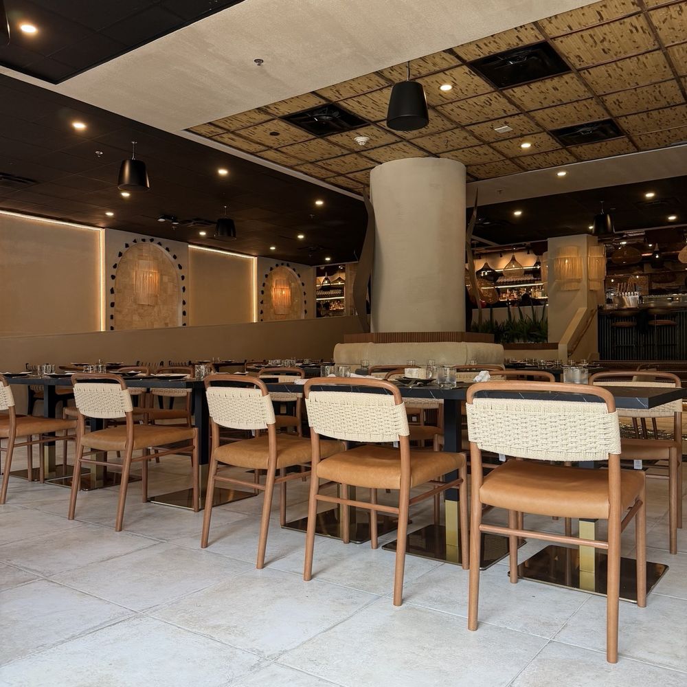Finn and Fire - Dining area - Sushi Bars Near Me - Alexandria, Virginia