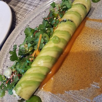 The Chase - Avocado roll with Dungeness crab inside - Seafood Near Me - Toronto, Ontario