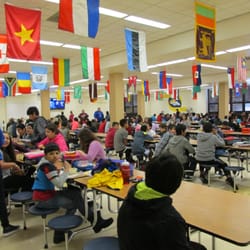 East Maine School District 63 - A busy lunchtime at Gemini Junior High
