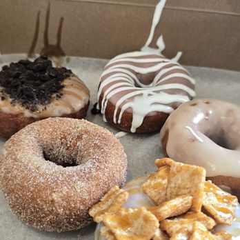 Glazed Over Donuts - Cinnamon toast crunch  Cinnamon sugar Maple glazed Strawberry marshmallow  Maple, oreo, salted chocolate caramel  Everything - Donuts Near Me - Beacon, New York