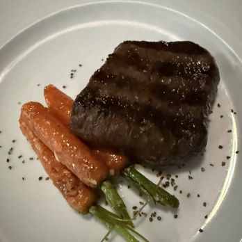 Chinook Steak, Pasta & Spirits - Sirloin with carrots - Steakhouses Near Me - Worley, Idaho Chinook Steak, Pasta & Spirits - Sirloin with carrots - Steakhouses Near Me - Worley, Idaho