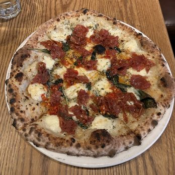 Pizzeria Libretto Danforth - Pizza Near Me - Toronto, Ontario