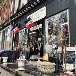 Cold Spring Antiques Center - Exterior