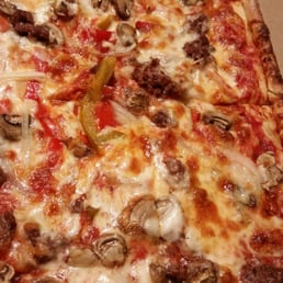 Large (massive, actually) with hamburger, peppers, onions & mushrooms Large (massive, actually) with hamburger, peppers, onions & mushrooms