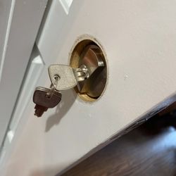Direct Locksmith Services - Frame of lock fell, lock is now wiggly in the circle. Won't fix it not will he stand by his work