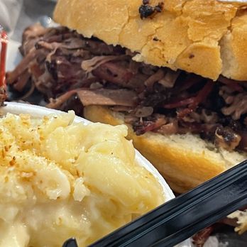 Pachuco’s - Chopped brisket sandwich with a side of Mac and cheese - Barbeque Near Me - Midland, Texas