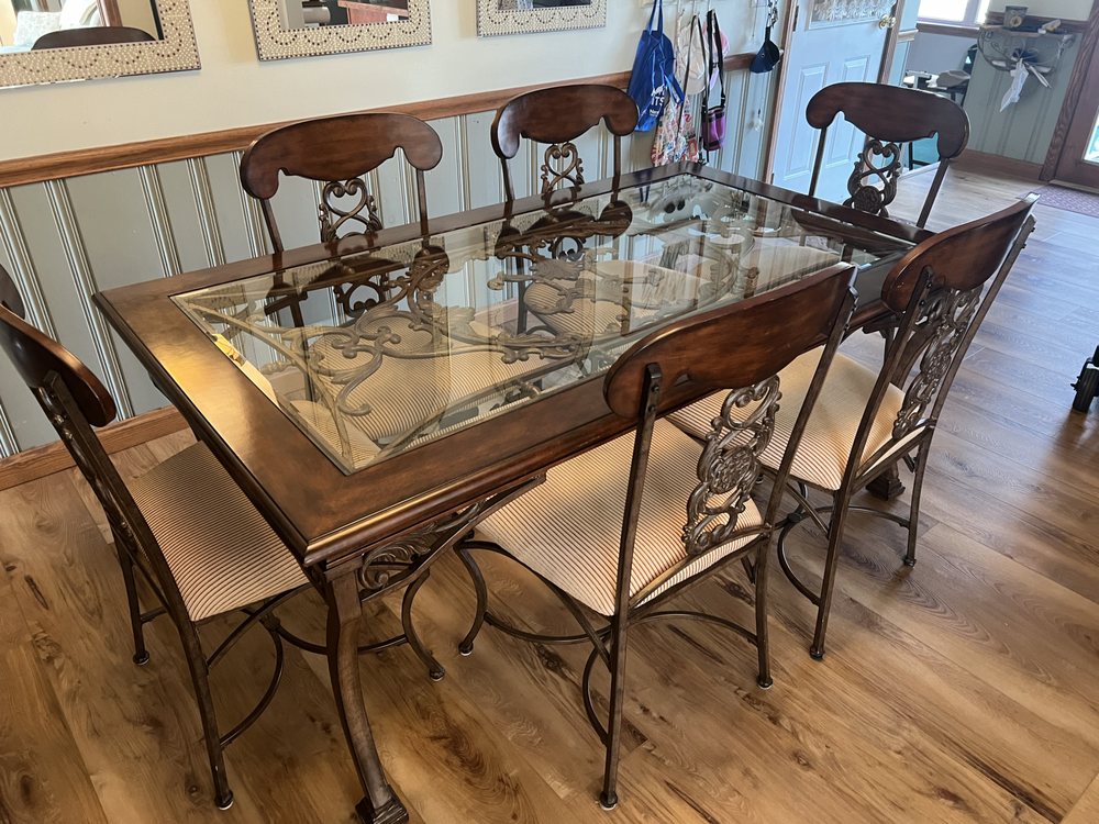 CHUCK’S DELIVERY SERVICES Updated April 2024 10 Photos Erie