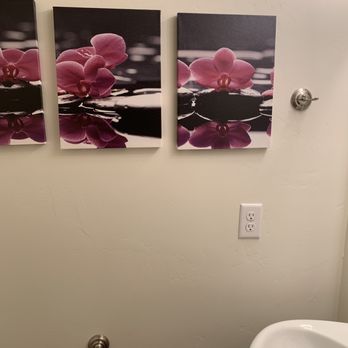 Wasatch Moving Company - Ignored pictures on walls. This is also the bathroom they defecated in without flushing and then blocked the door with three boxes. - Movers Near Me - American Fork, Utah Wasatch Moving Company - Ignored pictures on walls. This is also the bathroom they defecated in without flushing and then blocked the door with three boxes. - Movers Near Me - American Fork, Utah