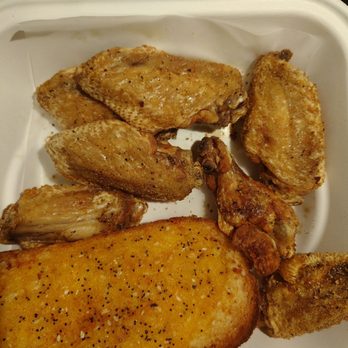 Boulevard Pizza - Lemon pepper wings with garlic cheese bread - Pizza Near Me - Sparks, Nevada