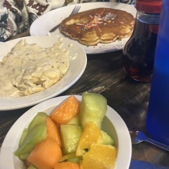 Billy Gail’s - Branson - Confetti pancake, biscuits and gravy and fruit - American Near Me - Branson, Missouri