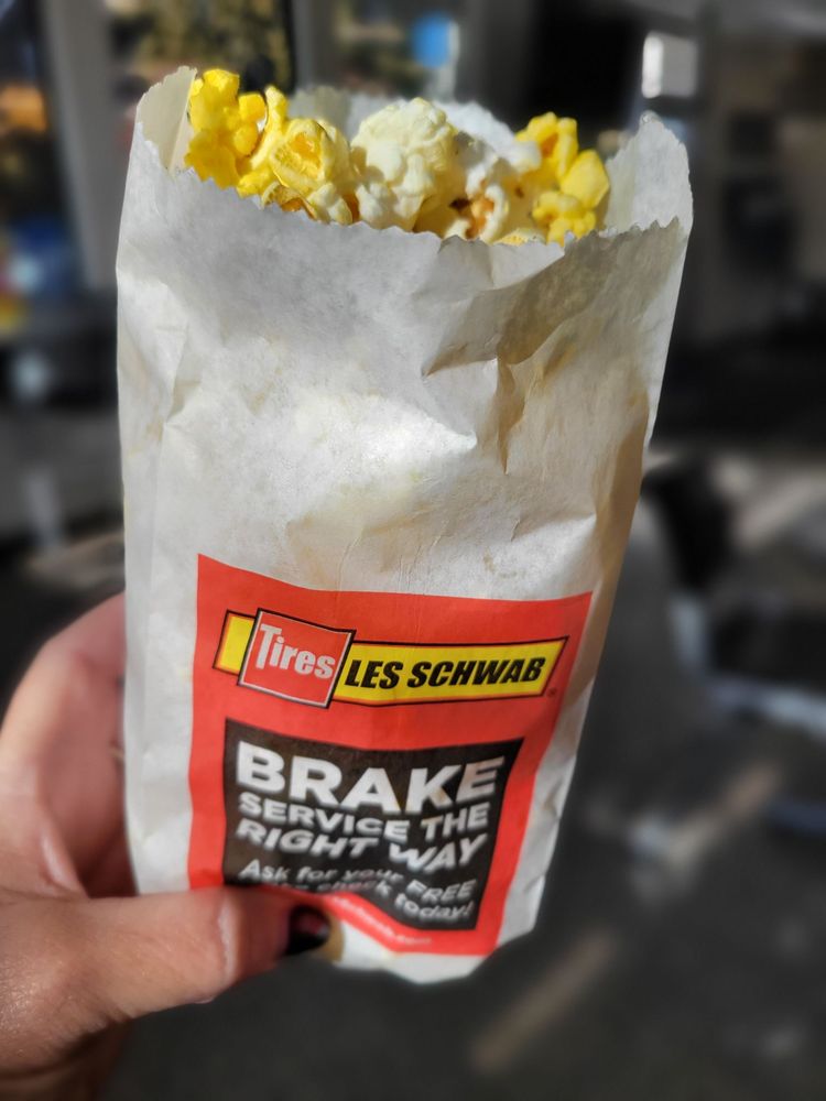 LES SCHWAB TIRE CENTER Updated October 2024 16 Photos & 174 Reviews