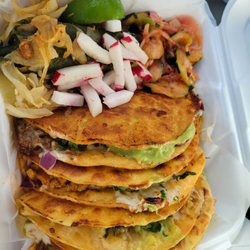 Stacks Mobile Bistro - Bomb tacos: pollo, birra, adobada and asada.