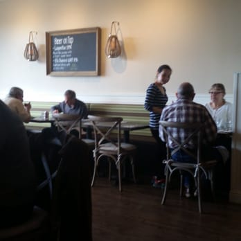 Palm Thai Bistro - Smaller space BUT steadily busy, lots of take out orders like me!! - Thai Near Me - Fairfield, California