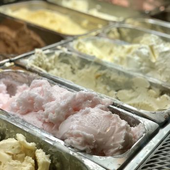 Cold Stone Creamery - New strawberry cake batter flavor! - Ice Cream & Frozen Yogurt Near Me - Miami, Florida