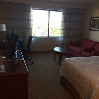 Courtyard by Marriott Reno - Lots of light. You can crack the window for fresh air! - Hotels Near Me - Reno, Nevada Courtyard by Marriott Reno - Lots of light. You can crack the window for fresh air! - Hotels Near Me - Reno, Nevada