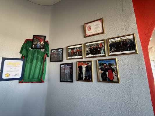 Birrieria El Taco Solito by null