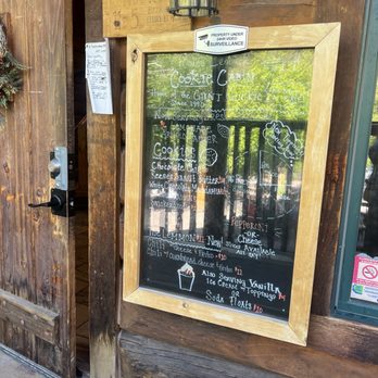 Mt Lemmon Cookie Cabin - Pizza Near Me - Mount Lemmon, Arizona