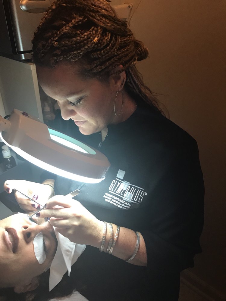 Annie Athens! Eyelash Extensions. Skin Care. Waxing. Logo