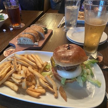 LongHorn Steakhouse - Bacon cheeseburger with fries & beer - Steakhouses Near Me - Waterford, Connecticut LongHorn Steakhouse - Bacon cheeseburger with fries & beer - Steakhouses Near Me - Waterford, Connecticut
